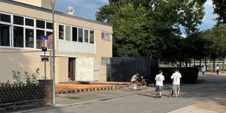 Die Terrasse am ehemaligen Seestudio steht schon.